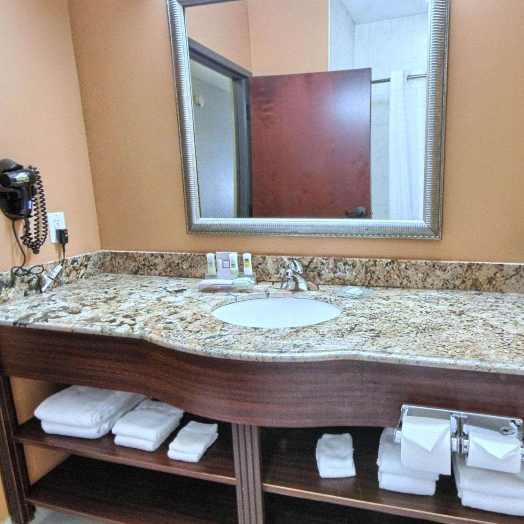 Country Inn & Suites By Radisson, Dearborn, Mi Екстериор снимка